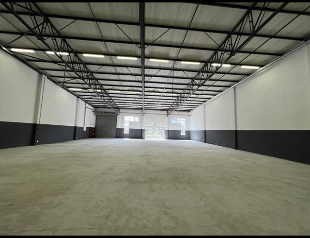 680M² WAREHOUSE TO LET IN LASER PARK